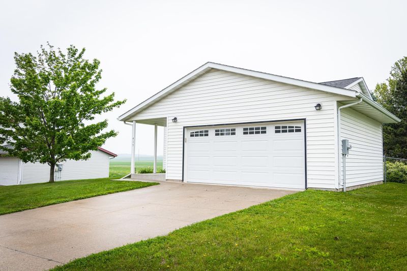 415 3rd St NW, Elgin, MN 55932