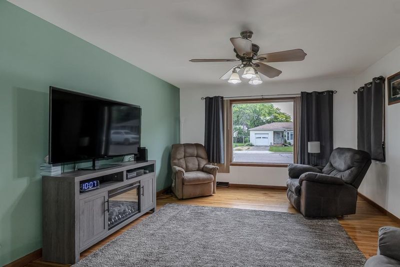 1136 Highland Ave, Mankato, MN 56001