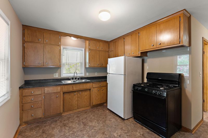 1116 6th St E, Saint Paul, MN 55106