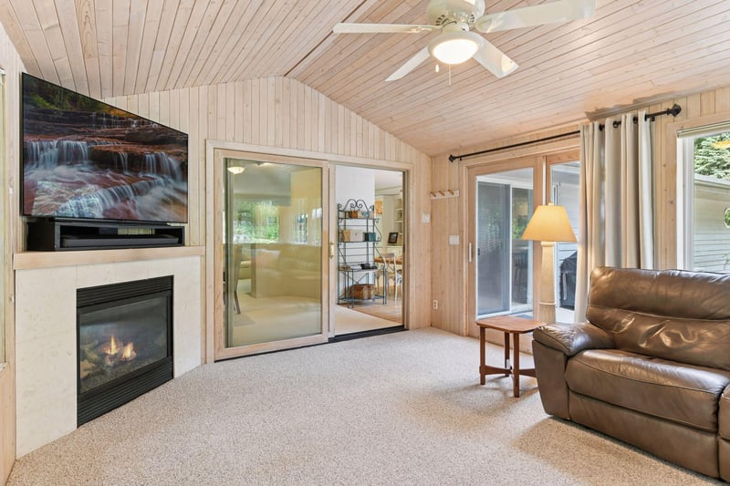 28125 Boulder Cir, Shorewood, MN 55331