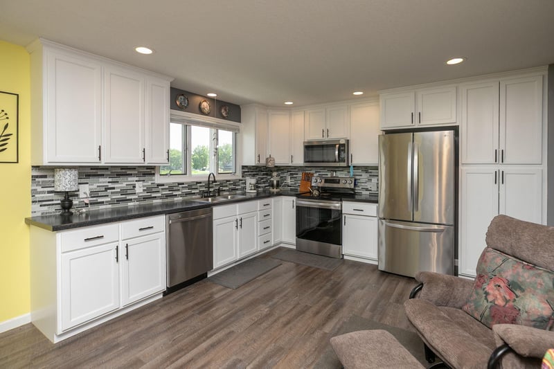 610 4th St, Lyle, MN 55953