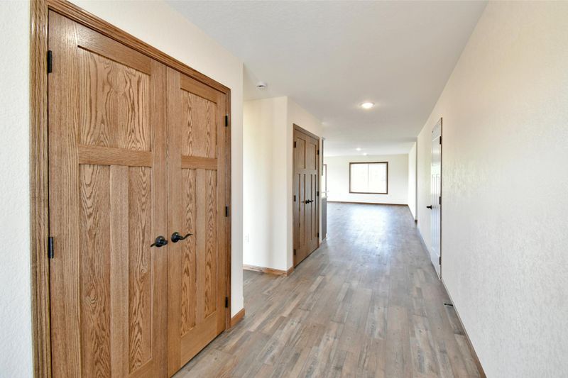 289 Old Glory Dr, Alexandria, MN 56308