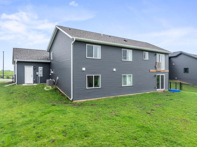 2105 Elk Run Dr SE, Pine Island, MN 55963