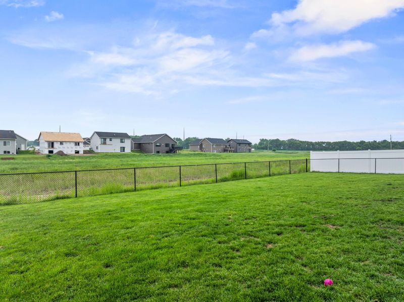 2105 Elk Run Dr SE, Pine Island, MN 55963