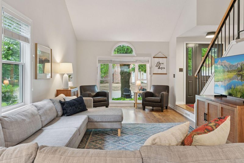 8895 Knollwood Dr, Eden Prairie, MN 55347