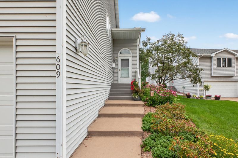 609 Main St E, Wabasha, MN 55981