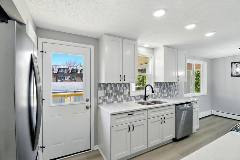 7581 Idaho Ave N, Brooklyn Park, MN 55428