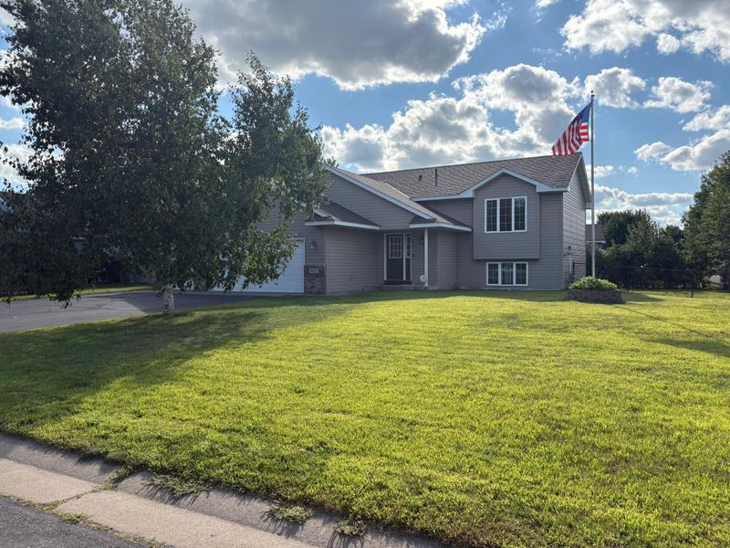 412 Donna Ct, Big Lake, MN 55309