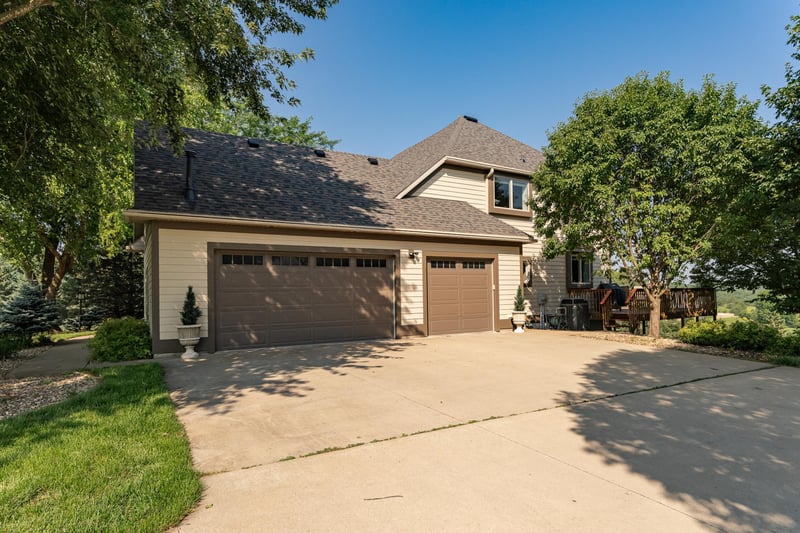 581 Frederichs Dr NW, Rochester, MN 55901