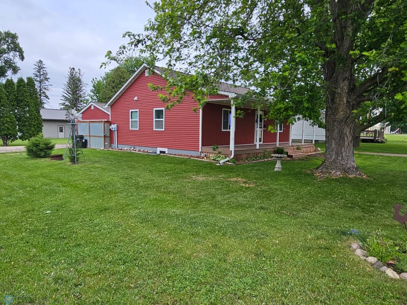 112 Lincoln St, Hitterdal, MN 56552