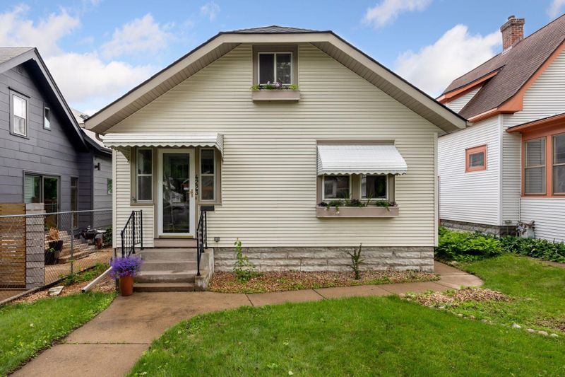 4223 12th Ave S, Minneapolis, MN 55407
