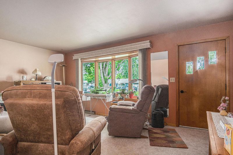508 E Crawford St, Luverne, MN 56156