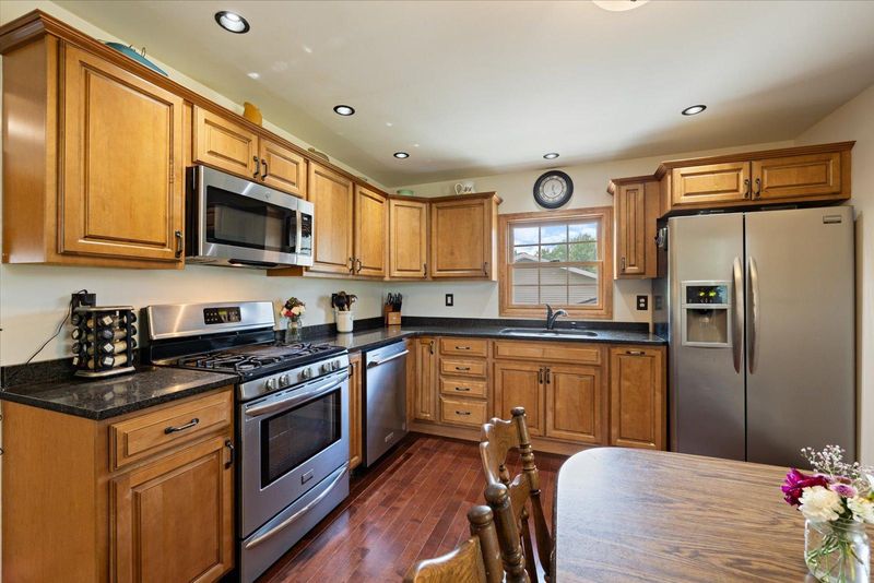 201 17th Ave W, Eveleth, MN 55734
