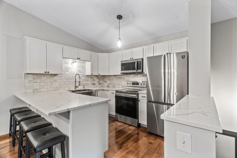 3695 Lyric Ave, Wayzata, MN 55391