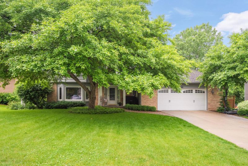 4189 Countryside Dr, Eagan, MN 55123