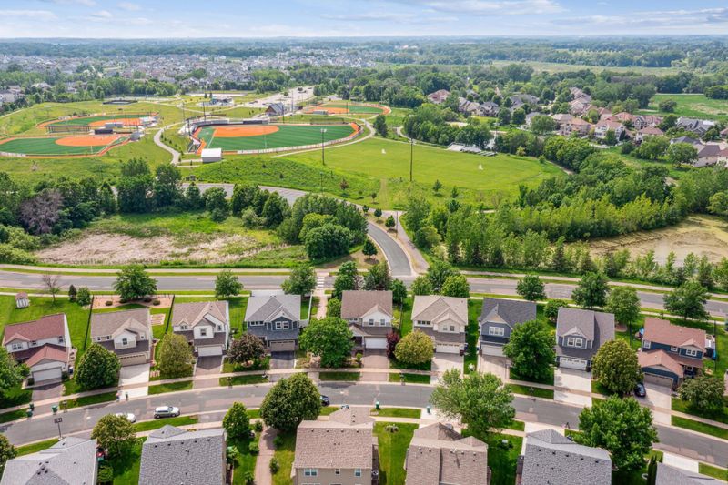 6773 Urbandale Ln N, Maple Grove, MN 55311