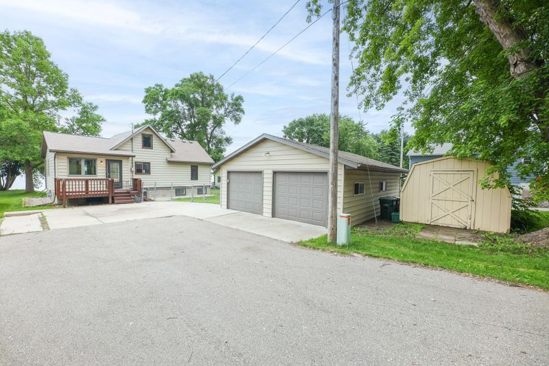 17 E Lake St, Osakis, MN 56360