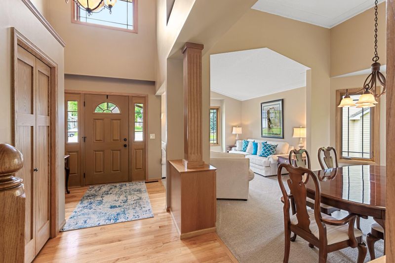 521 Eastwood Ct, Eagan, MN 55123