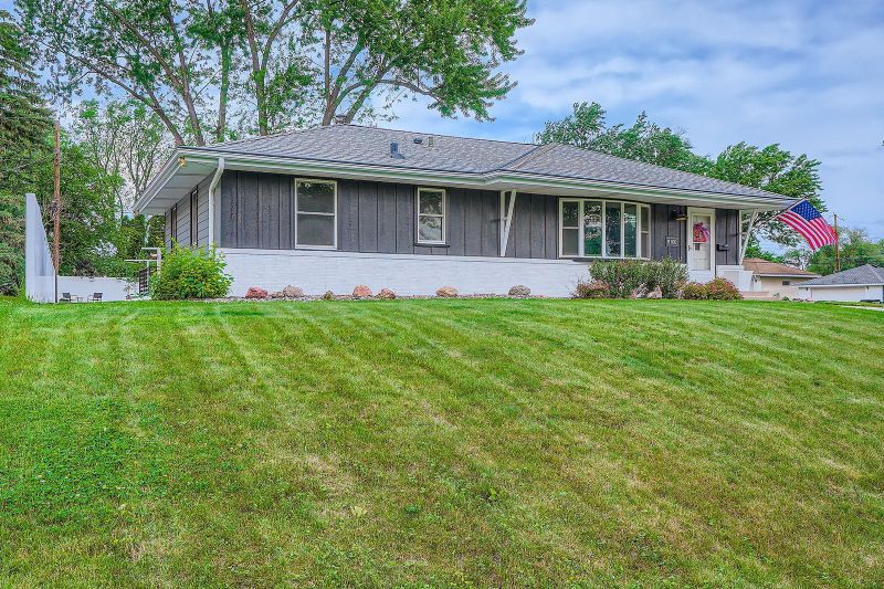 9100 Morgan Ave S, Bloomington, MN 55431