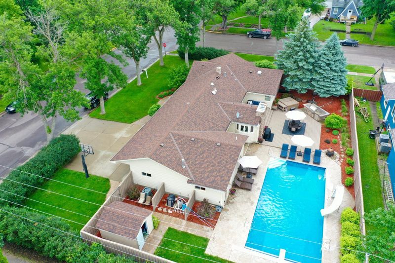 701 E Oak Ave, Olivia, MN 56277
