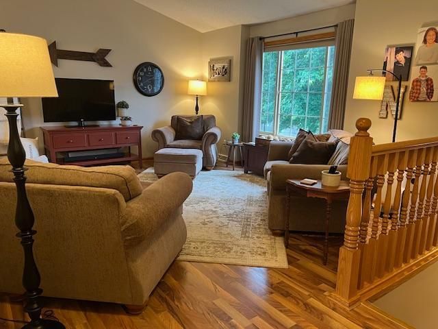 302 Peifer Dr, Litchfield, MN 55355