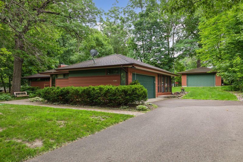3585 Crystal Pl, Wayzata, MN 55391