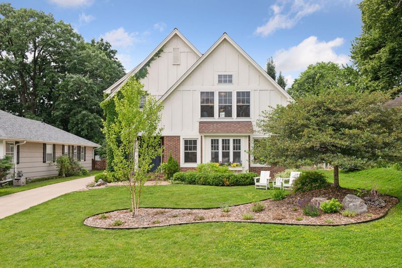 5520 Park Pl, Edina, MN 55424