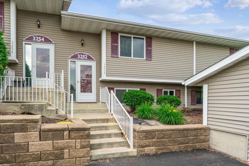 3252 Dodd Ln, Eagan, MN 55121