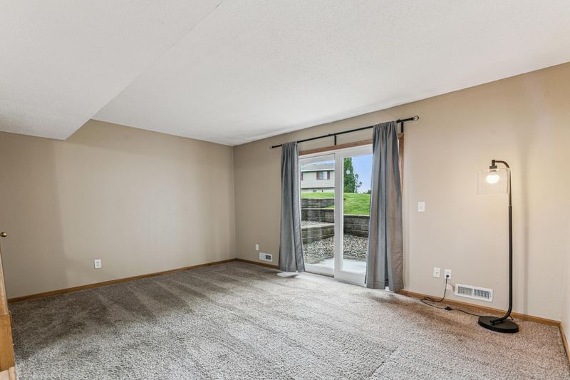 3252 Dodd Ln, Eagan, MN 55121