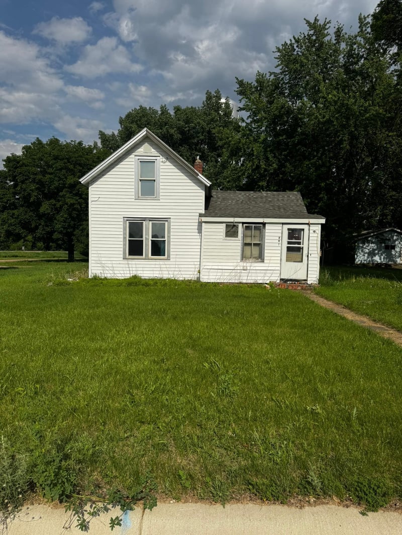 201 Harrison Ave, Sacred Heart, MN 56285
