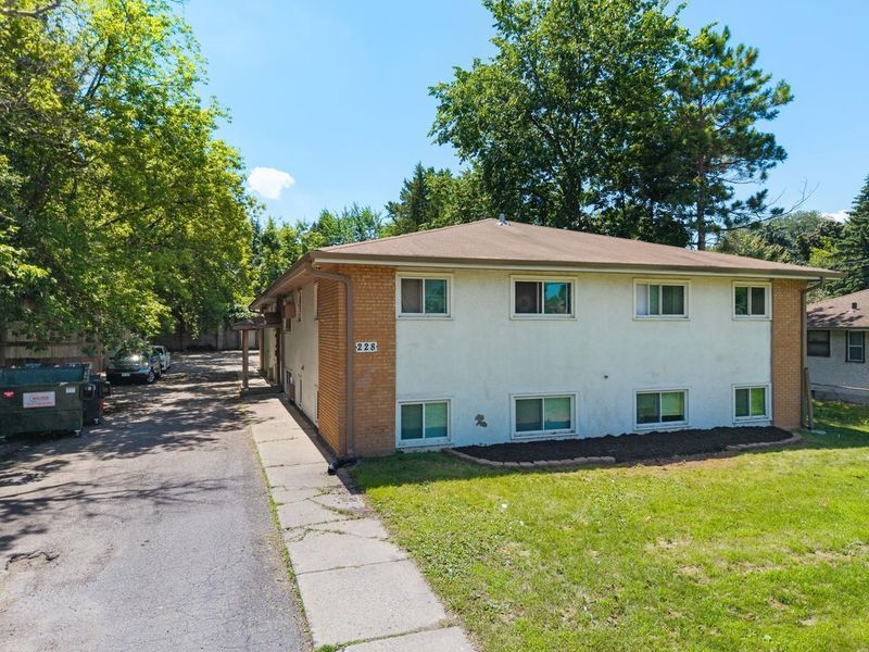 228 40th Ave NE, Columbia Heights, MN 55421