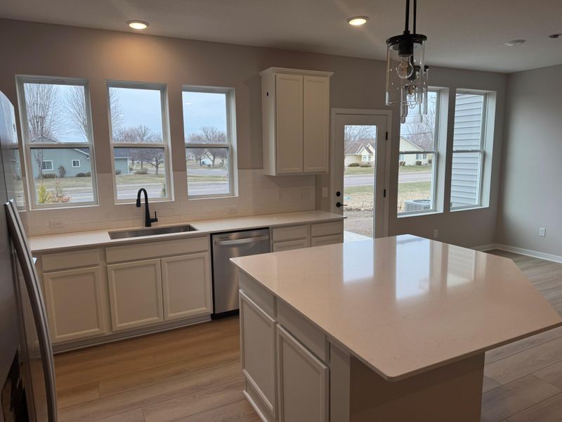 21940 Harvest Ave, Rogers, MN 55374