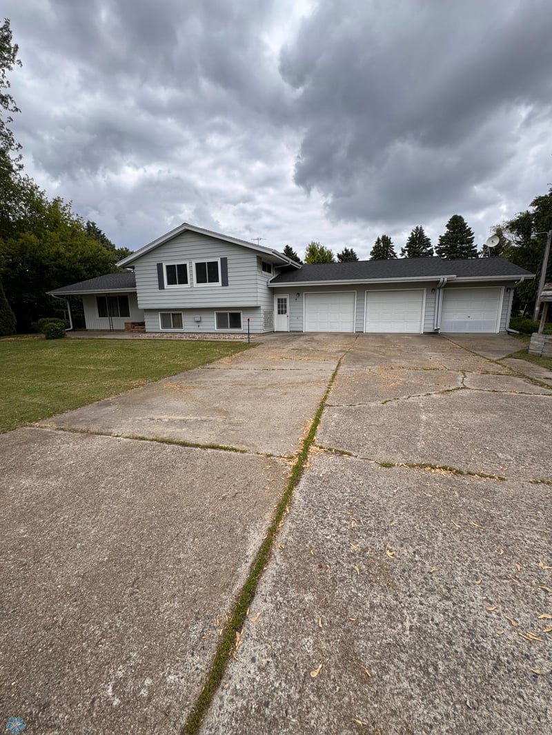 9968 70th St S, Sabin, MN 56580