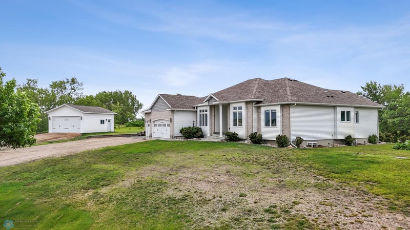 15544 260th St S, Barnesville, MN 56514