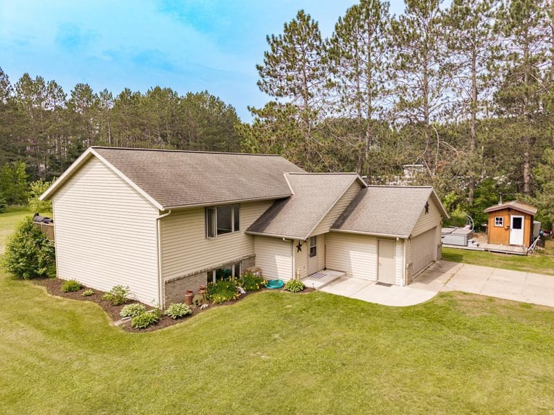 1464 Heather Ln, Cromwell, MN 55726