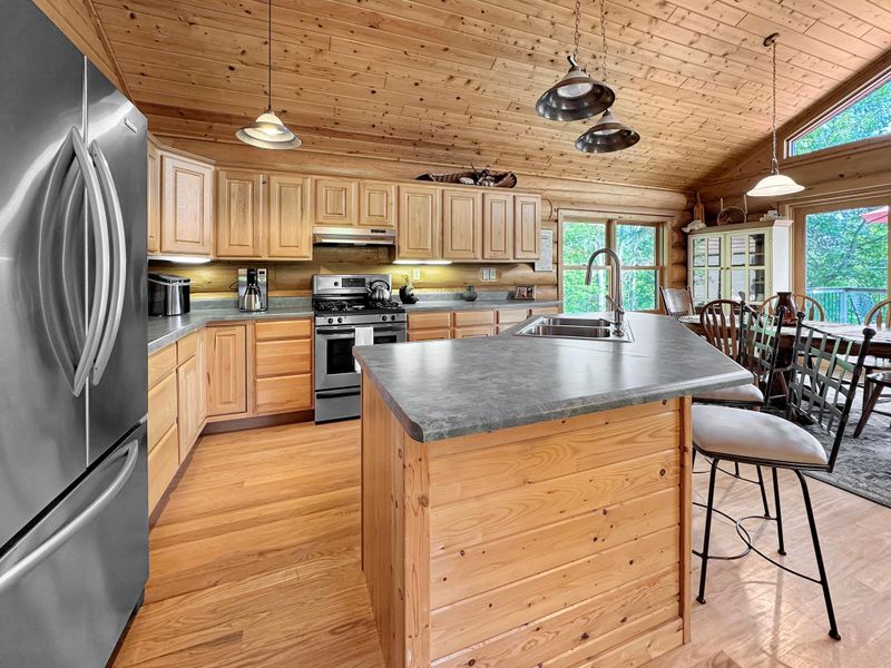 4520 Sherman Dr NE, Bemidji, MN 56601