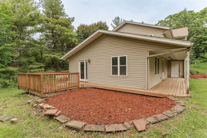 20760 Enterprise Valley Dr, Lewiston, MN 55952