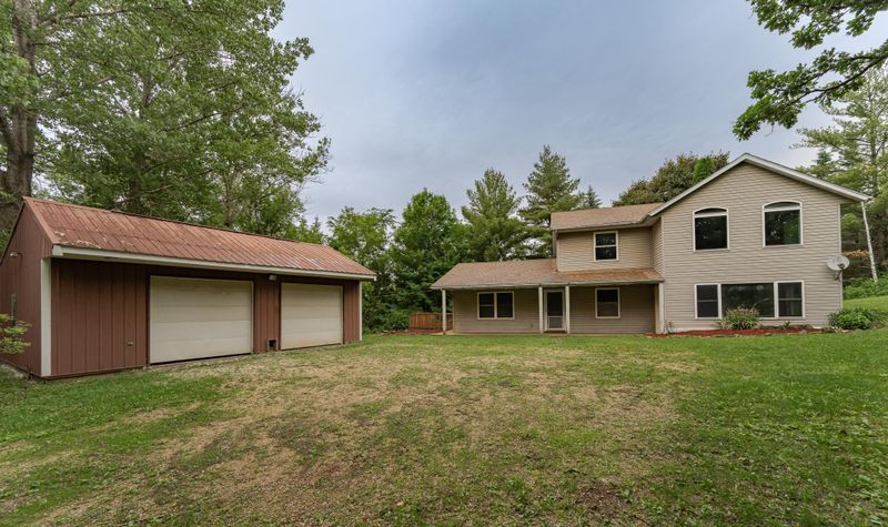 20760 Enterprise Valley Dr, Lewiston, MN 55952
