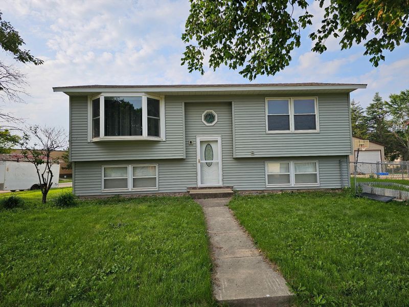 603 31st St NE, Rochester, MN 55906