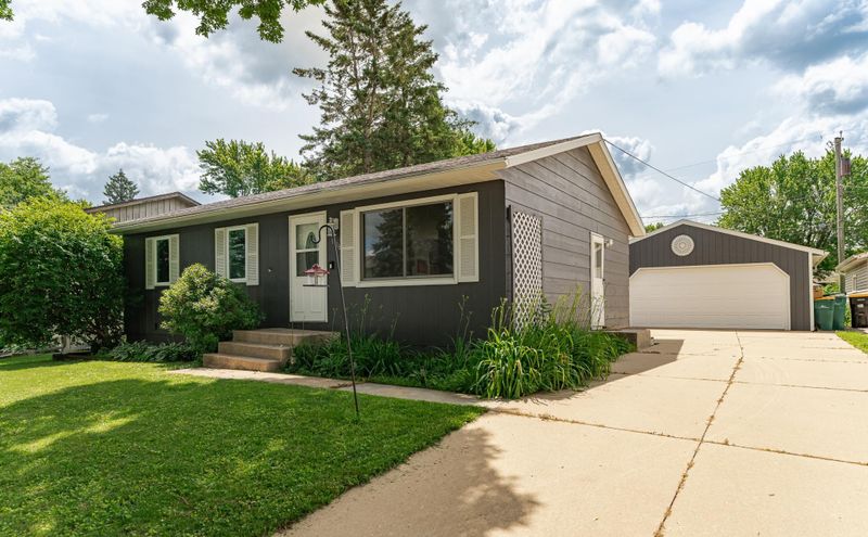 1816 36th St NW, Rochester, MN 55901