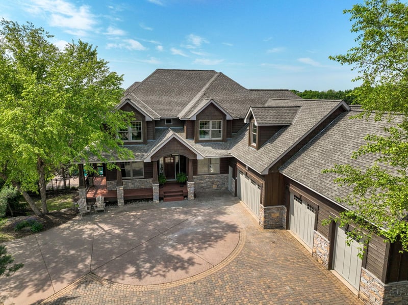 1165 Symphony Ln, Chaska, MN 55318