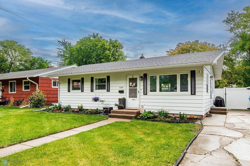 1124 15th St N, Moorhead, MN 56560