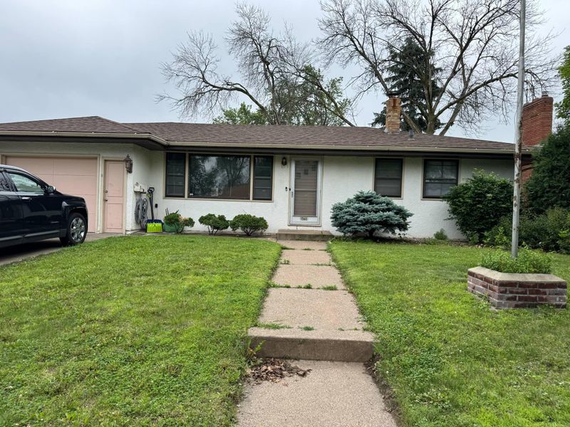 1560 Conway St, Saint Paul, MN 55106