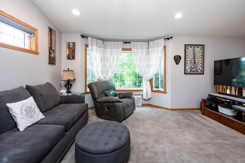 106 12th St NE, Barnesville, MN 56514