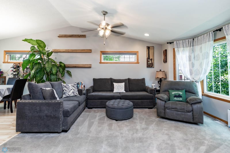 106 12th St NE, Barnesville, MN 56514