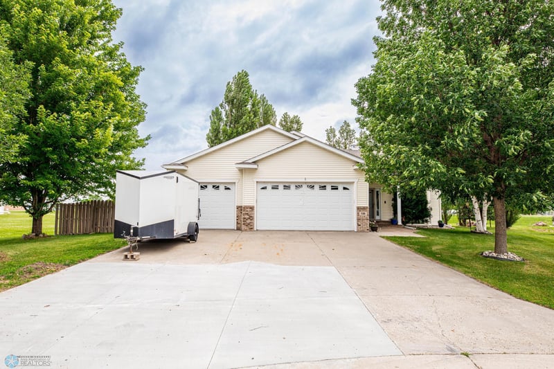 106 12th St NE, Barnesville, MN 56514