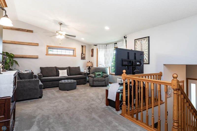106 12th St NE, Barnesville, MN 56514