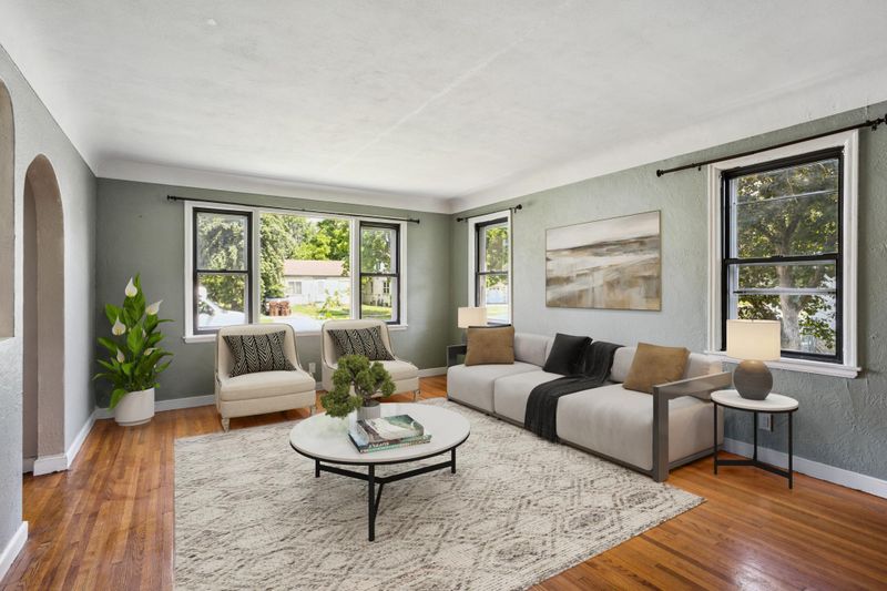 114 E Richmond St E, South Saint Paul, MN 55075