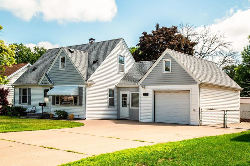 8029 2nd Ave S, Bloomington, MN 55420