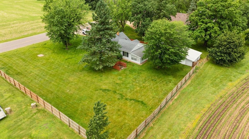 N6098 County Rd N, Arkansaw, WI 54721